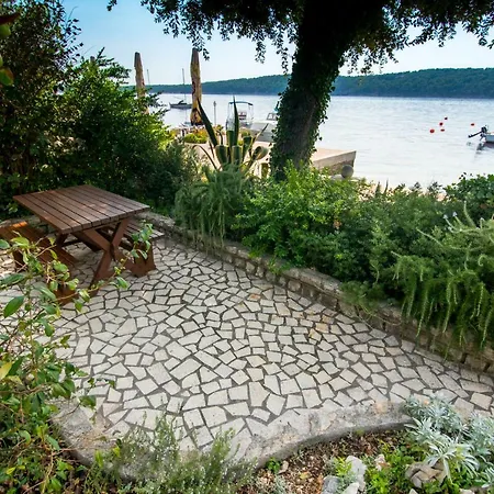 Picolo Paradiso Miljenko Debelic * Barbat na Rabu