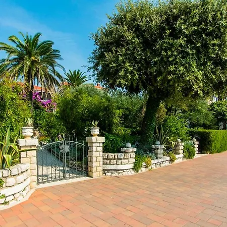 Picolo Paradiso Miljenko Debelic Daire *