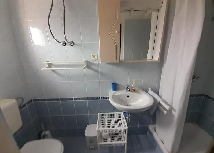 Picolo Paradiso Miljenko Debelic アパート